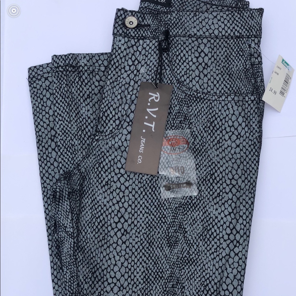 R.V.T Snake Jeans 🔥2 for $9🔥